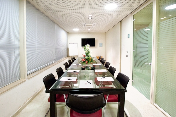 Breaking Business Hotel